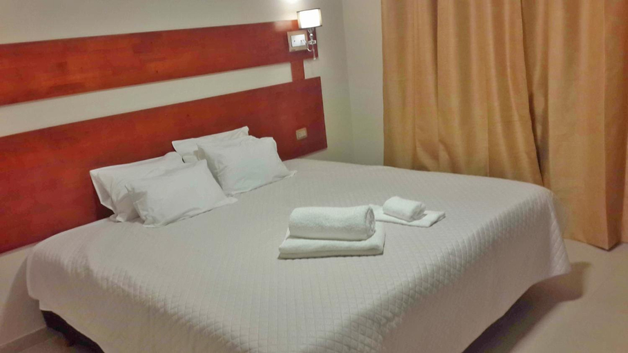 Others 4, Ox Hotel, Iguazú