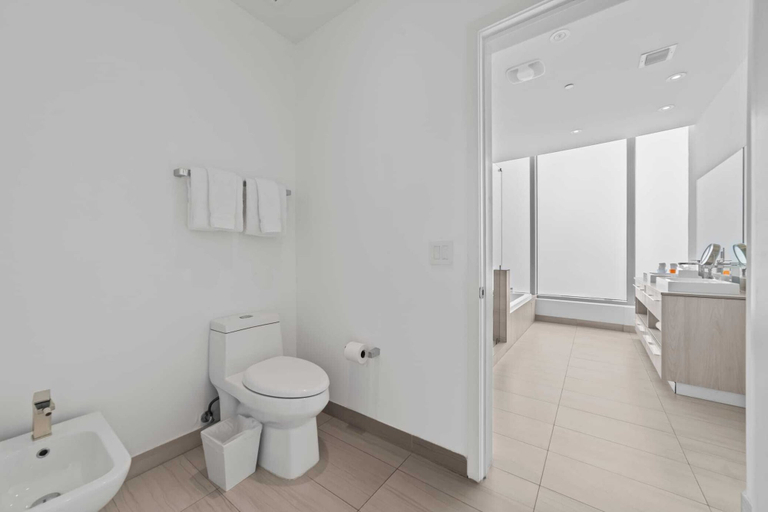 Bathroom 4, 2BR Ocean Penthouse: Private Terrace & Hot Tub, Broward