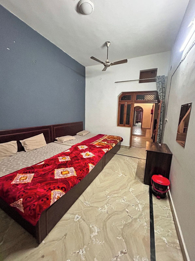 Bedroom 2, AGRAWAL INN Guest House, Mathura