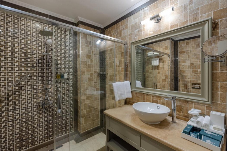 Bathroom 4, Hotel London 1889, Batumi