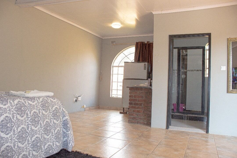 Room 3, Inn on Lichfield Lane, Harare