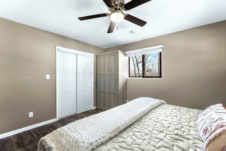 Bedroom 3, White Oak Landing Spacious 6 BDR w/ Boat Slip!, Camden