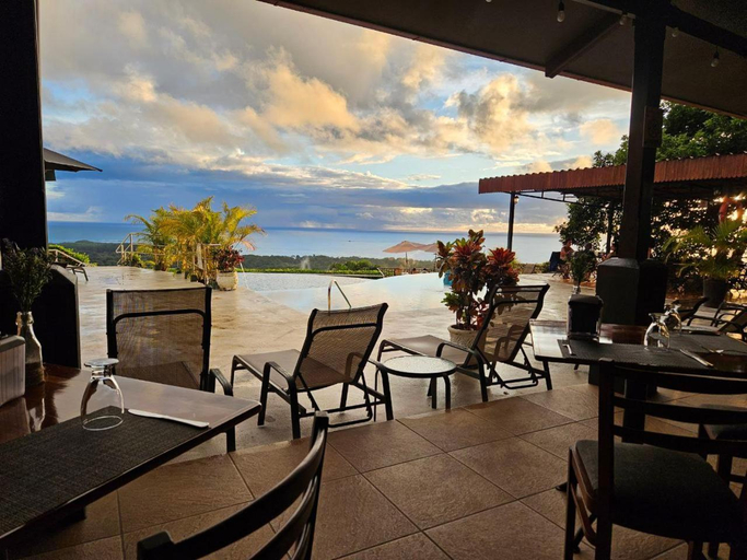 Food & Drinks 5, Vista Ballena, Osa
