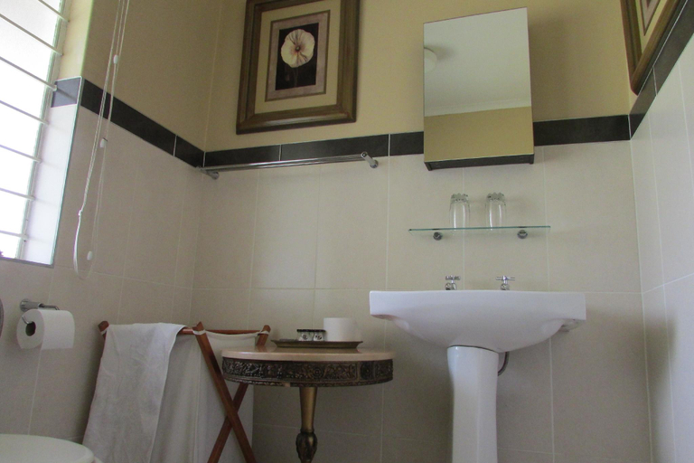 Bathroom 5, Acacia House Executive Suite, City of Johannesburg