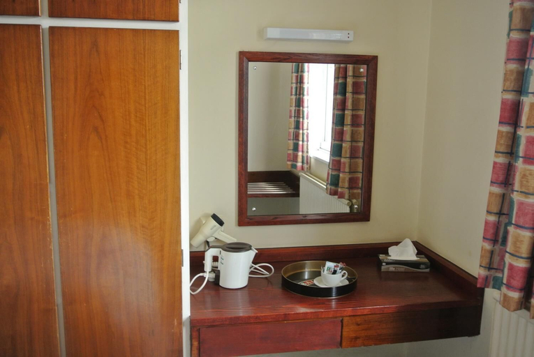 Bathroom 4, Pelham Hotel, Lincolnshire