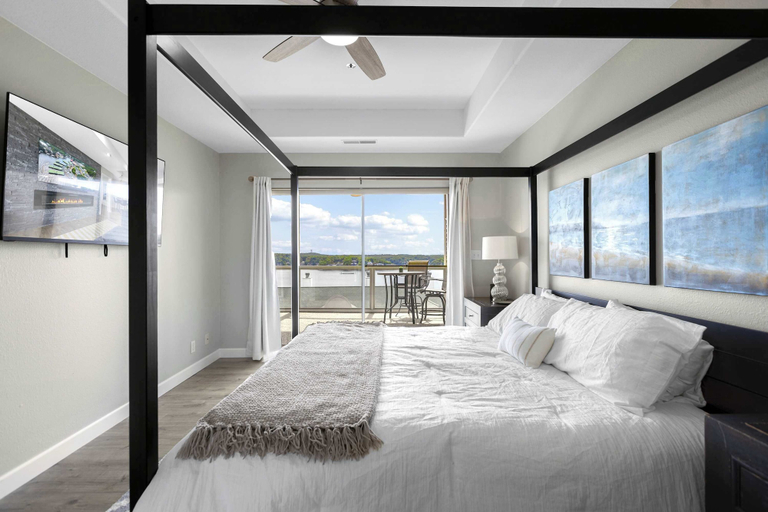 Bedroom 3, Emerald Bay Oasis Sleeps 6!, Camden