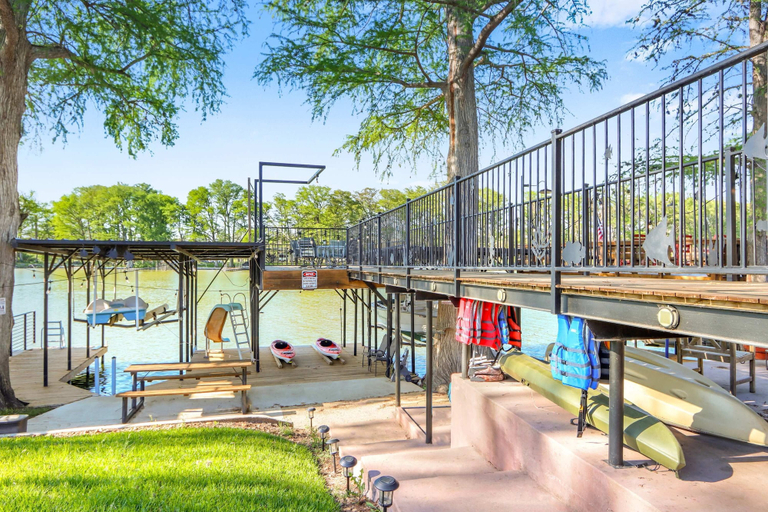 Sport & Beauty 5, Beautiful and Relaxing Lakefront Getaway, Guadalupe