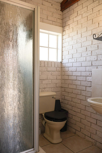 Bathroom 2, Eddies Self Catering or Bed and Breakfast, Thabo Mofutsanyane