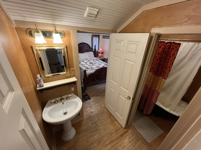 Bathroom 4, The Crofting Bed and Breakfast, Otero