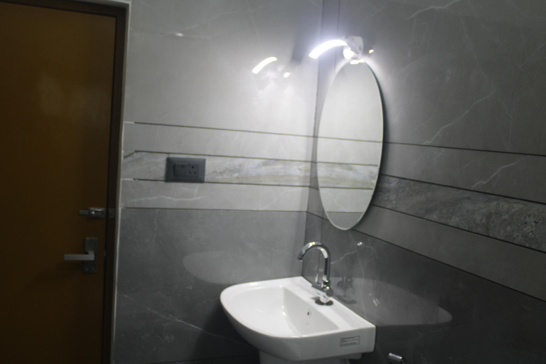 Bathroom 4, Grand Periyar Residency,Near Kumily Busstation, Theni