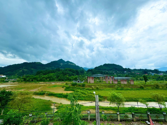 4, Nha san May Trang - Nha san moi dung con thom mui go, Bắc Hà