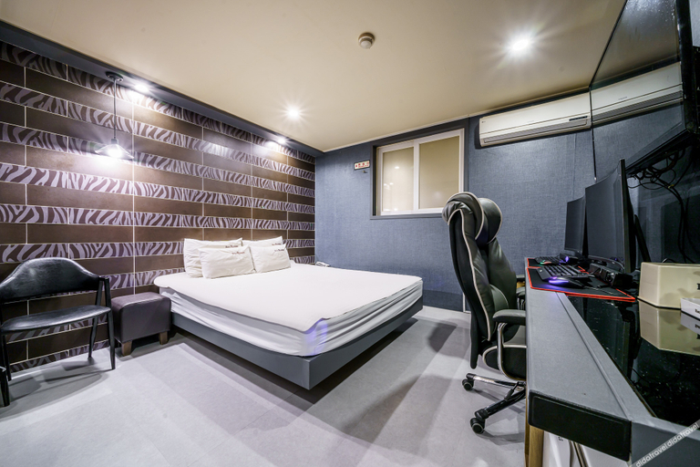 Bedroom 4, Busan Goejeong Rosso, Saha