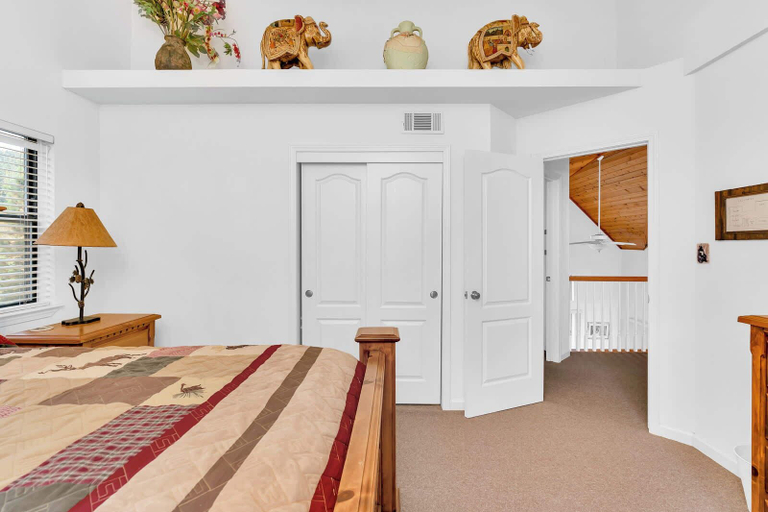 Bedroom, Yosemite Heights on Big Creek, Mariposa