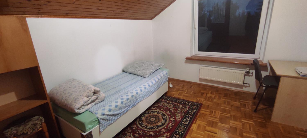 2, Adam room 5, Środa Śląska