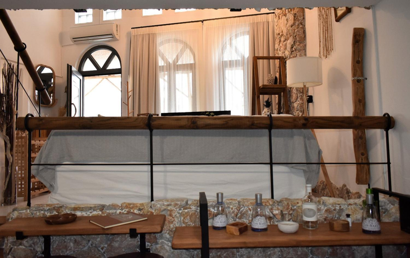 Food & Drinks 4, THE HOUSE ON THE ROCK, South Aegean