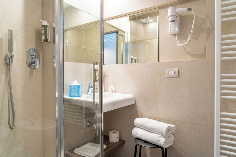 Bathroom 4, Hotel Désirée by Double Hospitality, Brescia