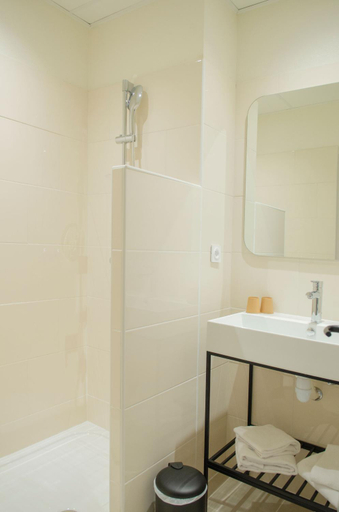 Bathroom 4, Hotel IMPERATOR Beziers, Hérault
