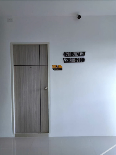 Others, V2 hotel, Nang Rong
