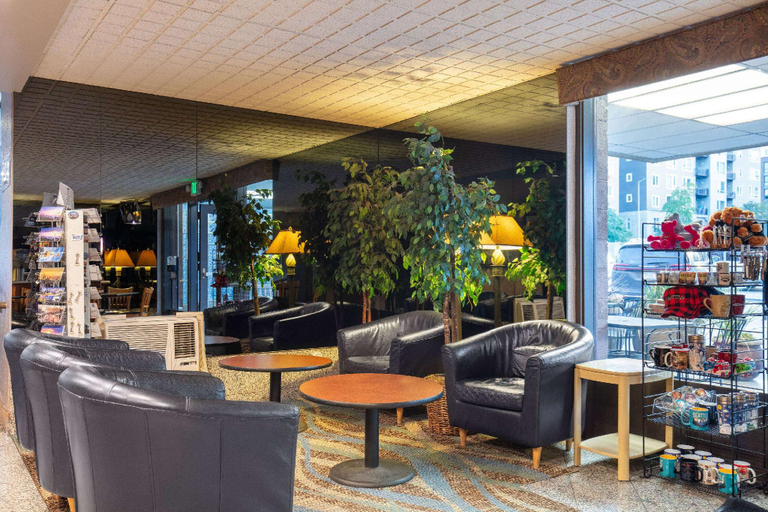 Public Area 2, Travelodge by Wyndham Seattle By The Space Needle, Seattle