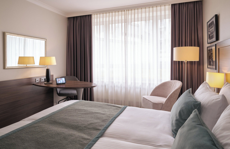 Bedroom 3, Leonardo Royal Hotel Düsseldorf Königsallee, Düsseldorf