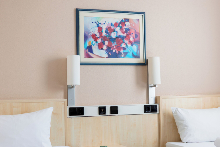 Bedroom 3, Rugs Hotel Augsburg, Trademark Collection by Wyndham, Augsburg