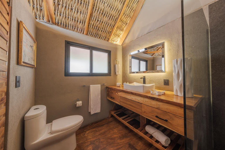 Bathroom 5, Nimue Marina Residence, Chapala