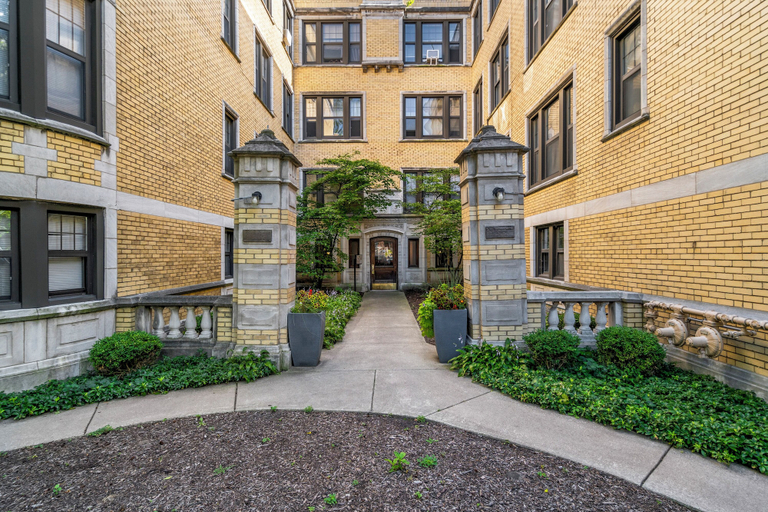 Exterior & Views, Spacious 4BR - Chase 1E, Cook
