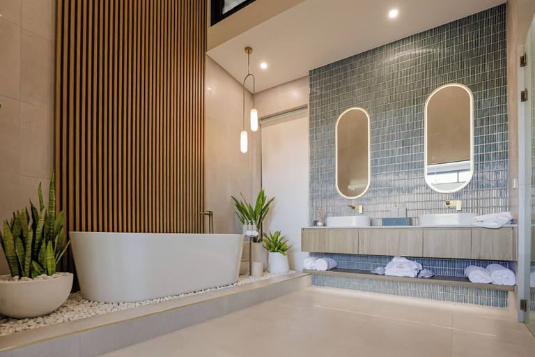 Bathroom, Moanalei Villas, Vaimauga West