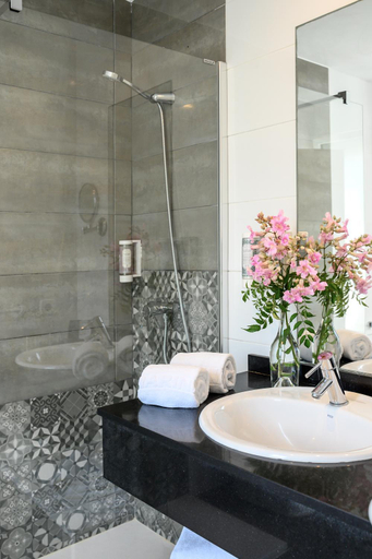Bathroom 4, Hotel Marina, Baleares