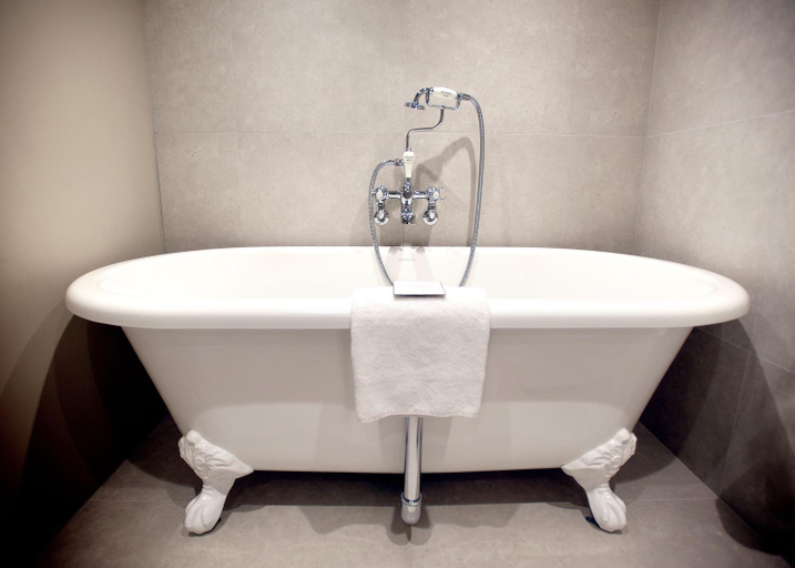 Bathroom 4, The Lifeboat, Cambridgeshire