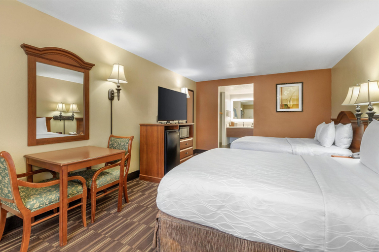 Bedroom 4, Best Western Desert Winds, Kern