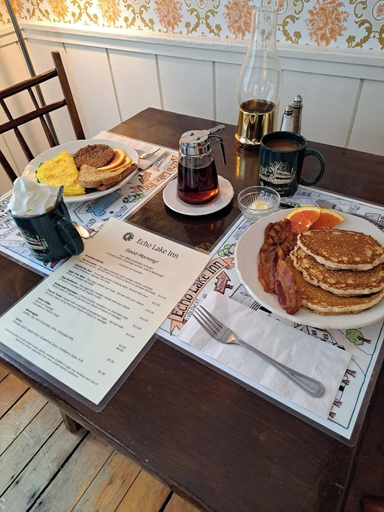 Food & Drinks 5, Echo Lake Inn, Windsor