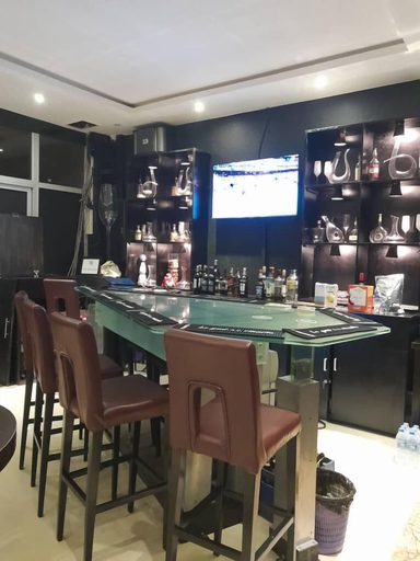 Food & Drinks 5, Bole Central Apartment, Addis Abeba