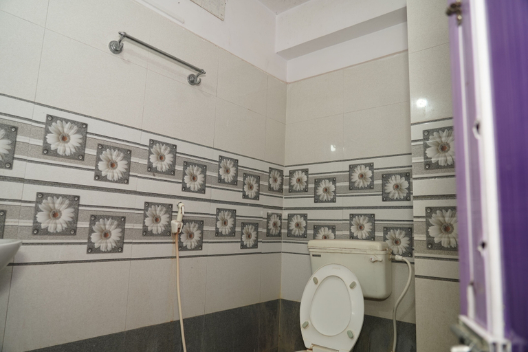 Bathroom 4, Hotel Mid Town Daringbadi, Kandhamal