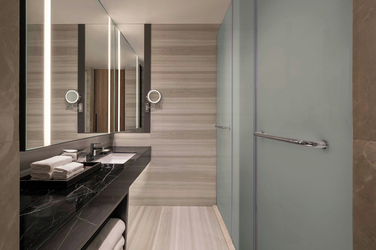 Bathroom 5, Bengaluru Marriott Hotel Whitefield, Bangalore