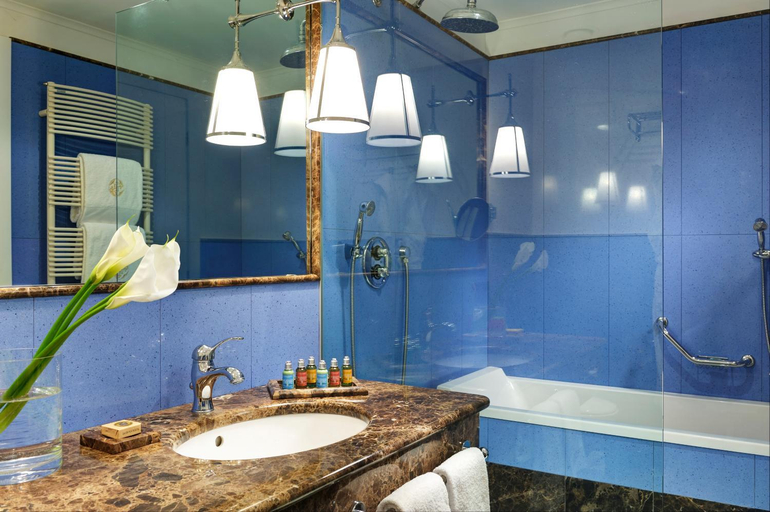 Bathroom 5, Castello Dal Pozzo Resort Lago Maggiore - Preferred Hotels & Resorts, Novara
