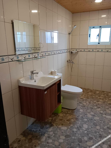 Bathroom 4, Peak Tree House, Pingtung