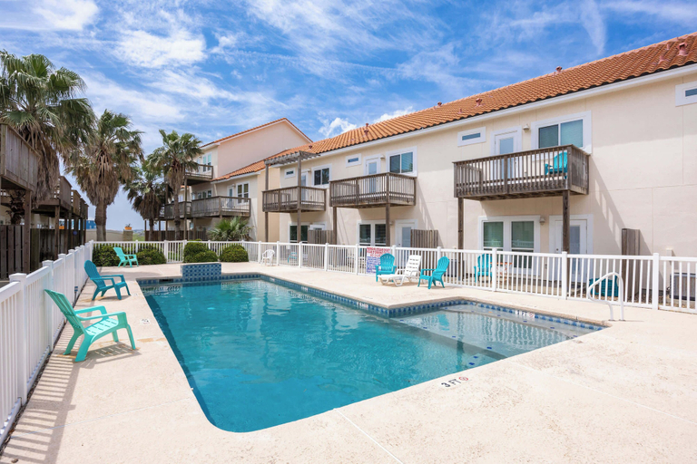 Sport & Beauty 1, Comfy 3 Bedroom Pets Sleeps 8, Nueces