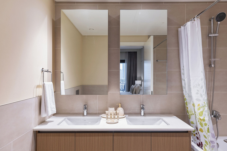 Bathroom 3, Maison Privee - Creekside Elegance w/ Canal Vws at Creek Beach, Dubai