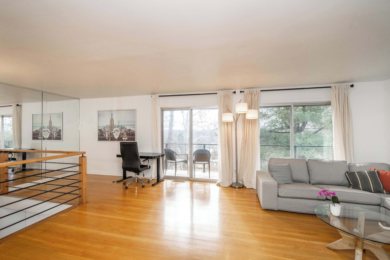 Others 5, Top Notch City Escape w King Bed, Cincinnati