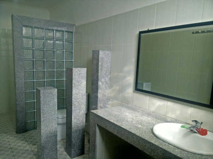 Bathroom, Puri Rai Hotel, Karangasem
