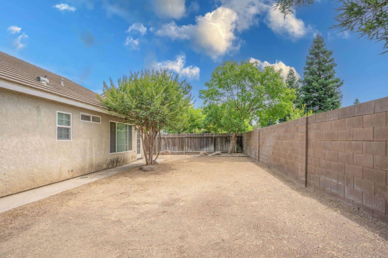 Exterior & Views 2, New Listing University Pastoral, Merced