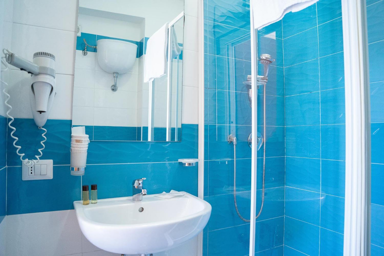 Bathroom 4, Hotel Bellavista, Latina