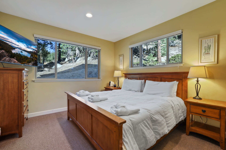 Bedroom 2, Heavenly Mountain Chalet - Skiing, Pets, Hot tub, Douglas