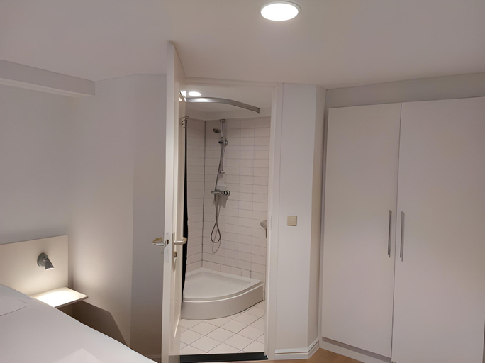 Bathroom 3, Hotel Marktzicht, Harderwijk