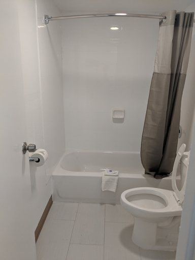Bathroom 4, Motel 6 Chattanooga, TN - Airport, Hamilton