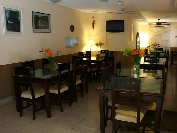 Food & Drinks 3, Hotel Cosmos, Tamasopo