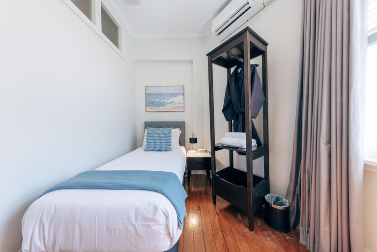 Bedroom 3, Gaslight Inn - Adults Only, Sydney