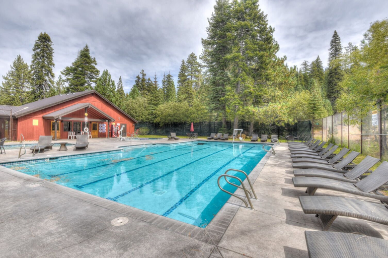 Sport & Beauty, Granlibakken Retreat Near Tahoe Beach!, Placer