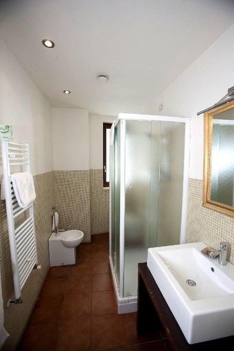 Bathroom 4, La Chicca Palace Hotel, Messina